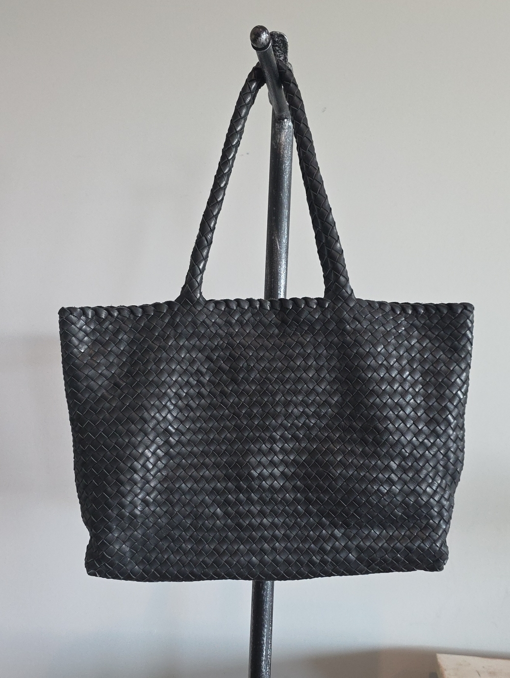 Milaner Classic Elena Woven Black Tote Bag – Classic Everyday Handbag - Picture 5 of 13